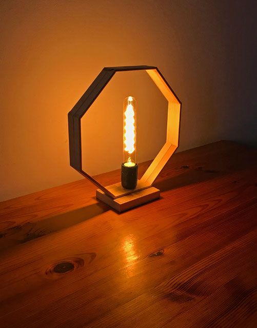 Nowoczesna lampa stołowa z drewna EX379-Derpal z żarówką LED