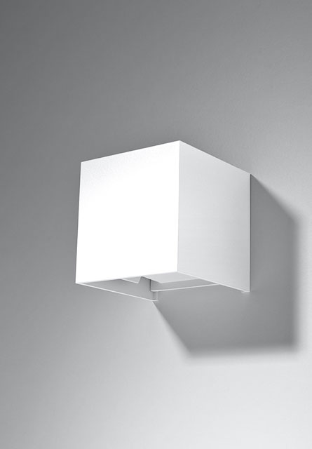 Biały minimalistyczny kinkiet LED kostka H865-Toria