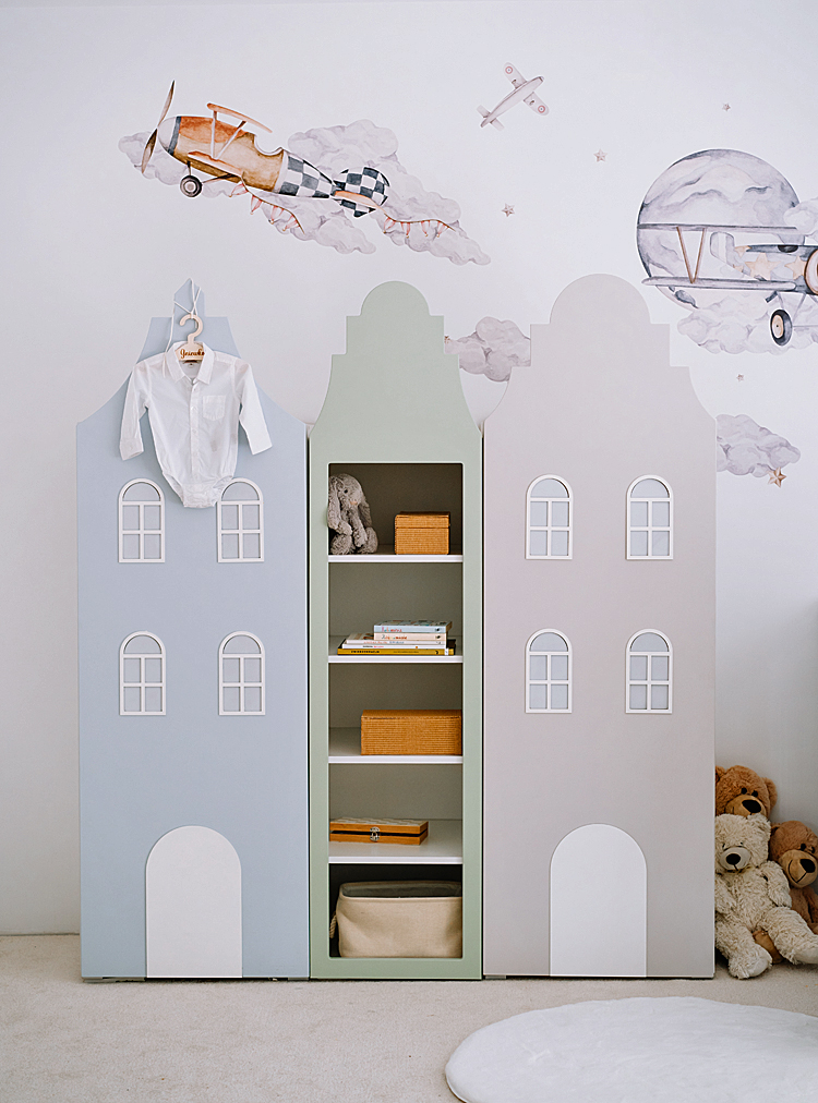 aranżacja z szafą domek Camino