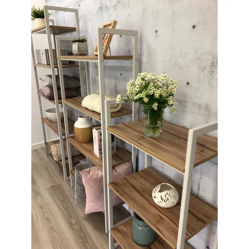 Wizualizacja z wykorzystaniem białego regału Verdon