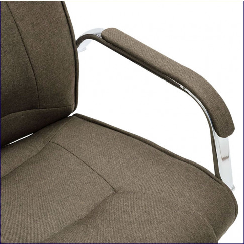 Tapicerka jasnobrązowego krzesła biurowego Glomer 3X