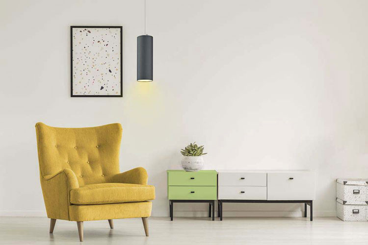 Minimalistyczna lampa zwisająca z podłużnym kloszem tuba O957-Elsa