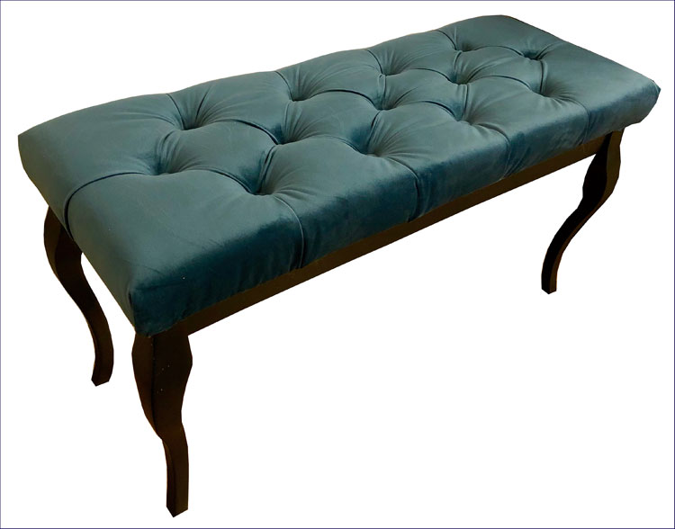 Nowoczesna ławeczka Melisa z głębokim pikowaniem na drewnianych nóżkach