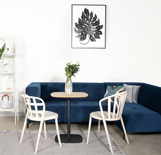 Wygodne krzesło Martens beżowe - designerskie