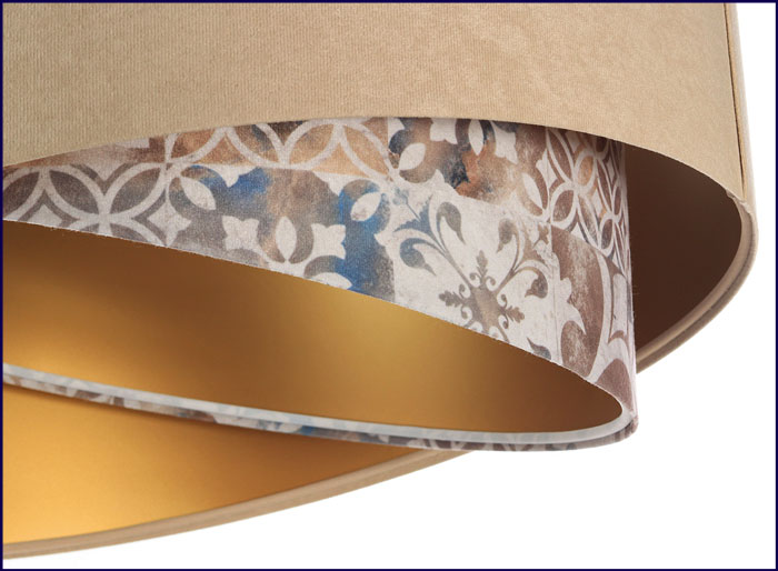 Beżowa welurowa lampa wisząca z asymetrycznym abażurem EXX28-Unso