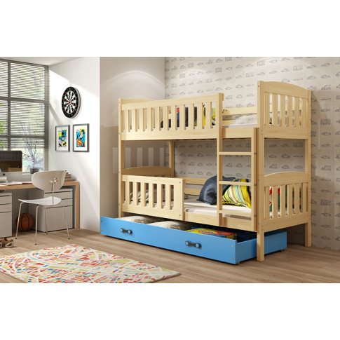 Drewniane łóżko dla dziecka z niebieską szuflada Celinda wiz 1