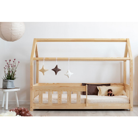 Drewniane łóżko dziecięce w formie domku Rikko