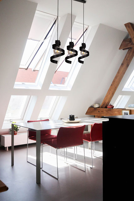 Czarna potrójna lampa wisząca nad stół S068-Mirio w stylu loftowym
