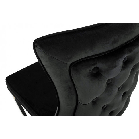 Czarne krzesło tapicerowane welurem Vaes