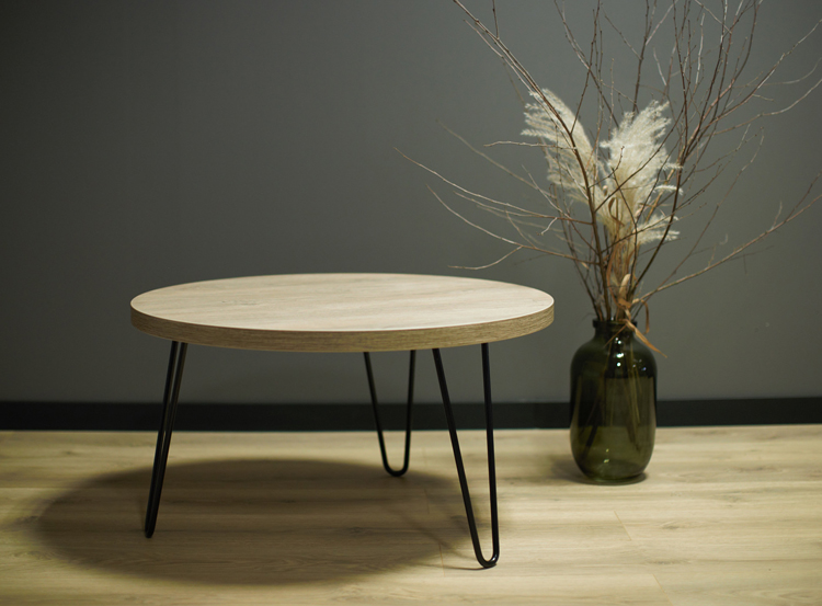 Okrągły stolik kawowy z blatem dab brunico i nogami hairpin Juno 3X