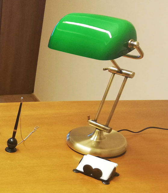 Zielona lampa bankierska S269-Erava w stylu retro