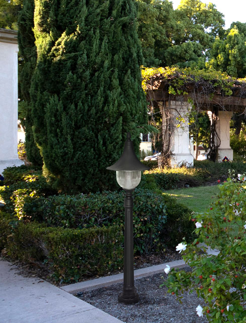 Czarna klasyczna lampa ogrodowa słupek R400-Nelora