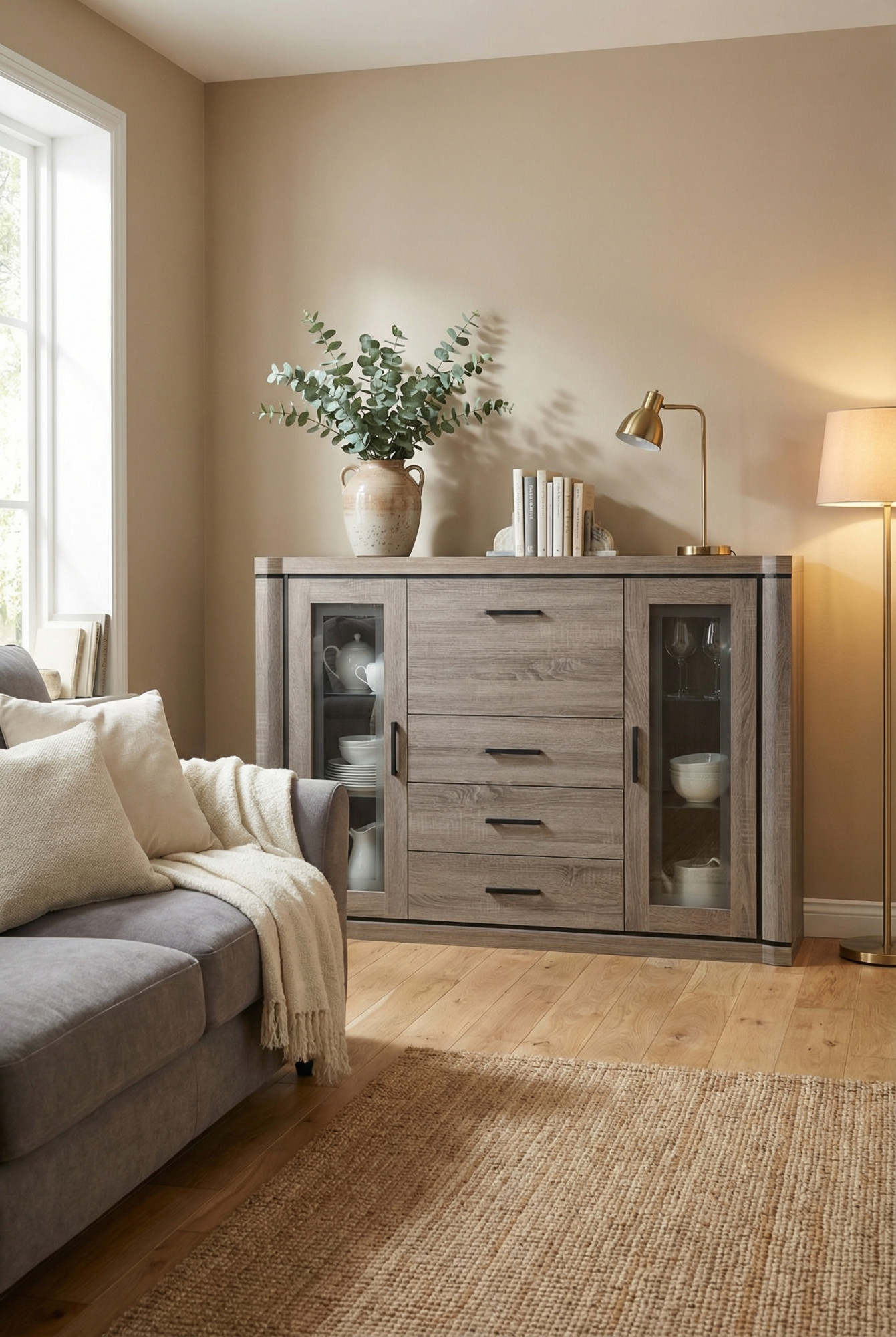 Salon z wykorzystaniem komody z witryną Rectano 9X