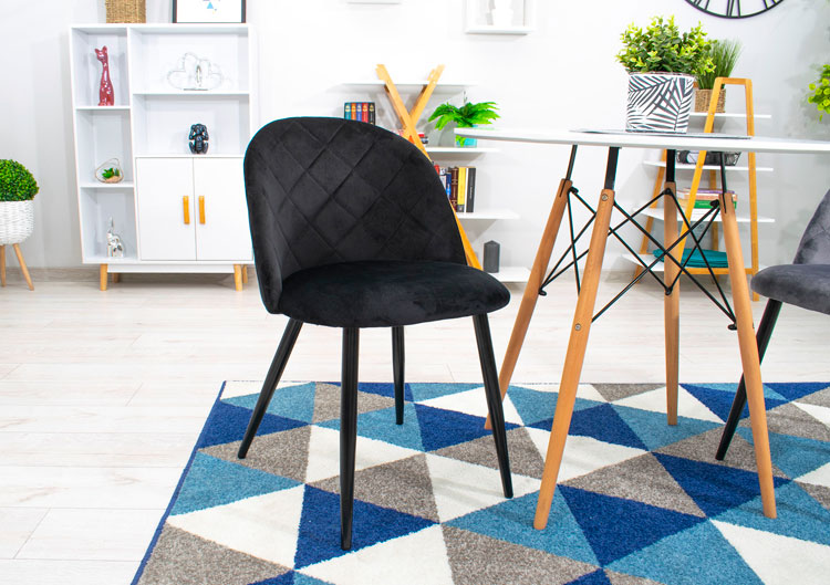 Czarne tapicerowane krzesło welurowe Batio 3S