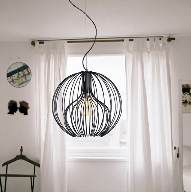 Czarna lampa wisząca druciana kula J687-Lirena
