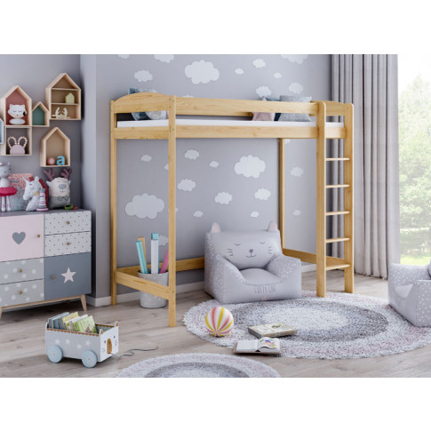 sypialnia dziecięca z wykorzystaniem drewnianego lozka dzieciecego w kolorze naturalnym igi 4x