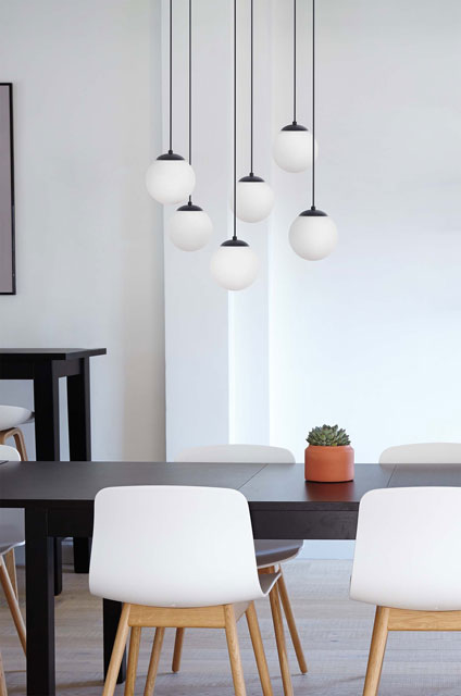 Nowoczesna lampa wisząca nad stół z zwisającymi kulami S763-Lokia