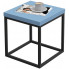 niebieski kwadratowy stolik kawowy z metalową podstawą tropez