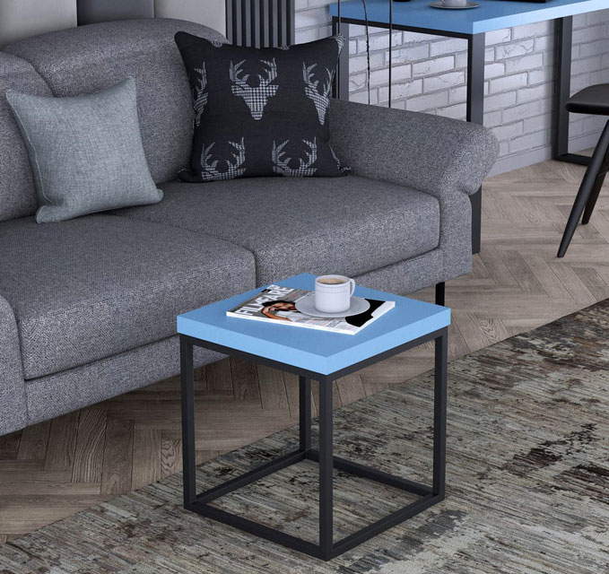 Industrialne nowoczesne wnętrze z wykorzystaniem niebieskiego stolika Eureka