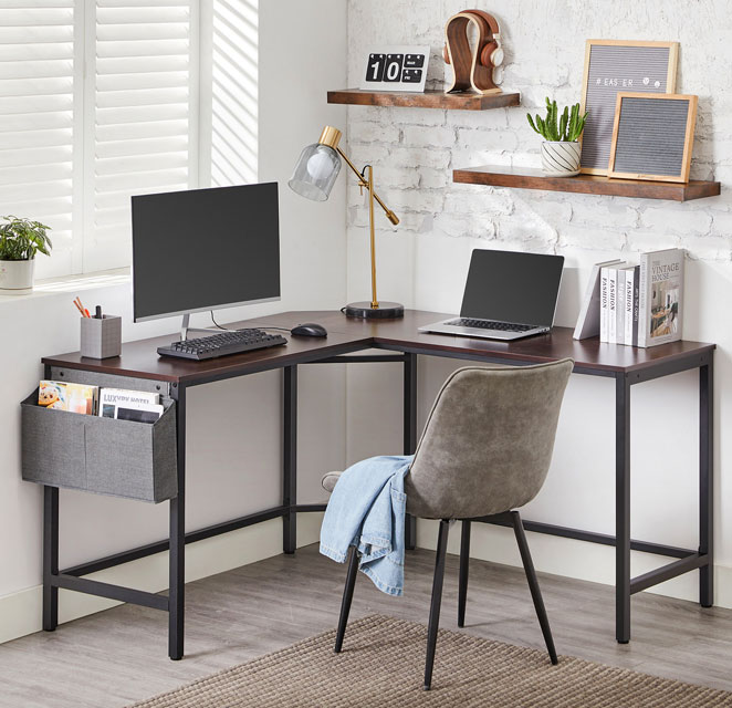 Wykorzystanie dużego biurka Kendal w biurze w stylu loft