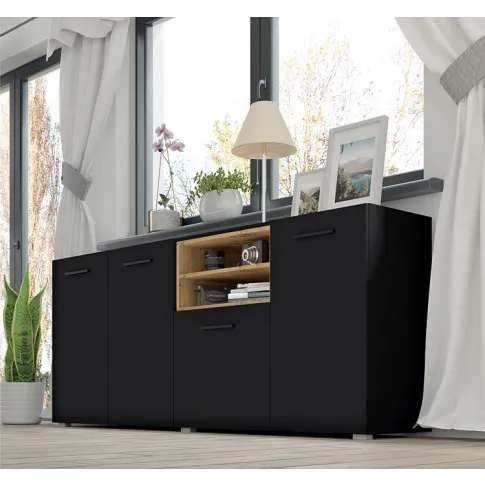 Aranżacja z czarną komodą Baden 6X