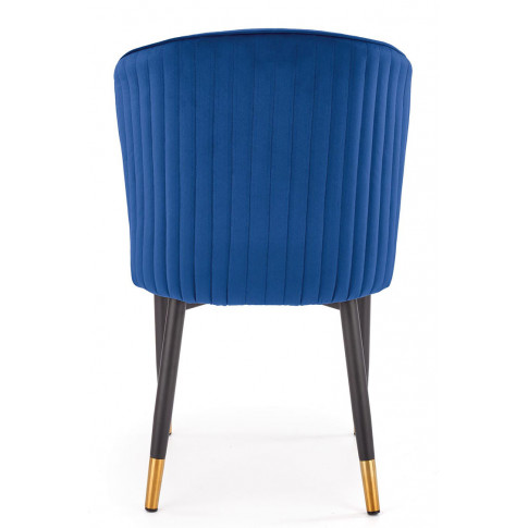 Niebieskie krzesło tapicerowane welurem Nubo