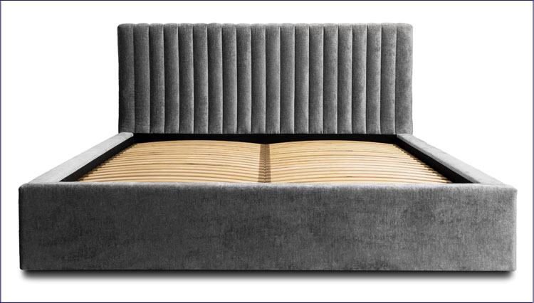 Łóżko tapicerowane z pionowo pikowanym zagłówkiem Caper 140x200