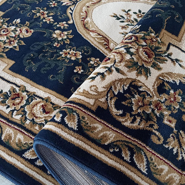 Granatowy chodnik dywanowy do salonu Ravios