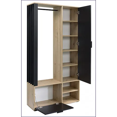 Wnętrze garderoby Dover