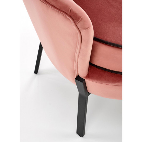 Różowy pikowany fotel wypoczynkowy Esmar