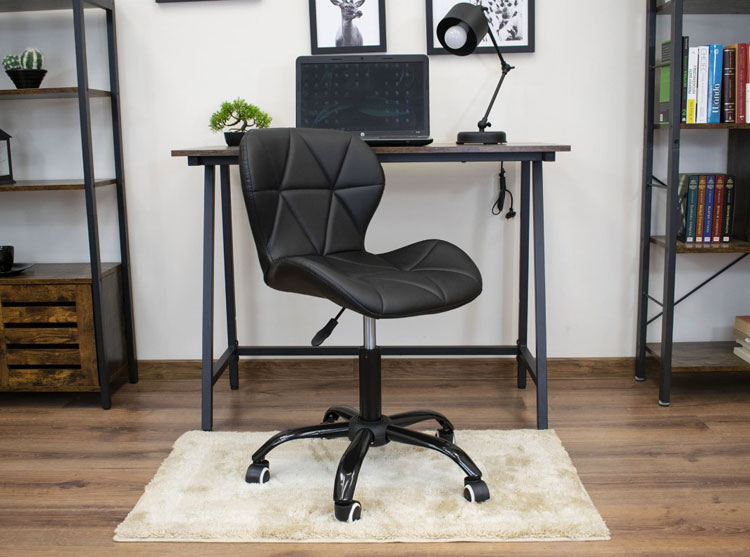 Wizualizacja nowoczesnego skórzanego krzesła obrotowego Infis 6X