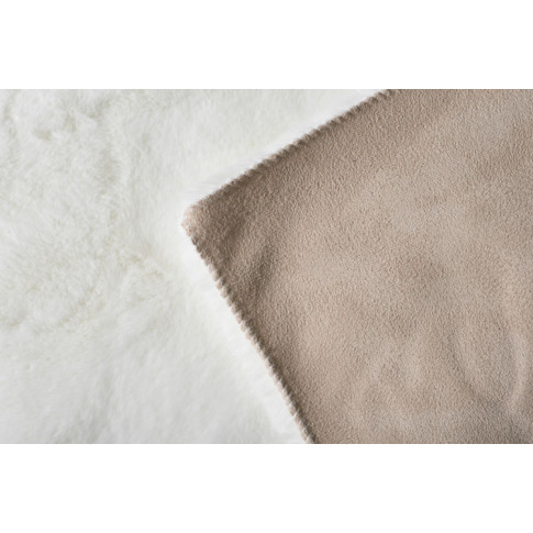prostokątny dywan pluszowy do salonu sypialni biały ajos