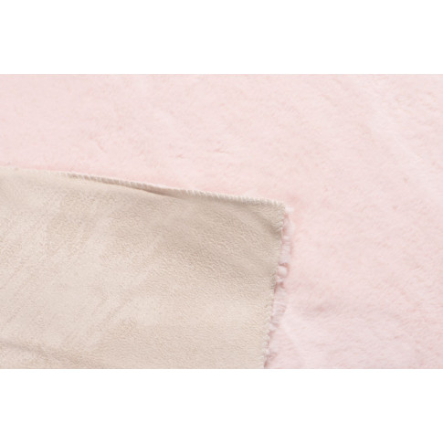 różowy dywan pokojowy pluszowy skandynawski jednokolorowy ajos