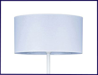 Biała elegancka lampa podłogowa z abażurem A27-Hoka
