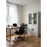 Jasnoszara szafa biurowa z witryną na klucz Sorig