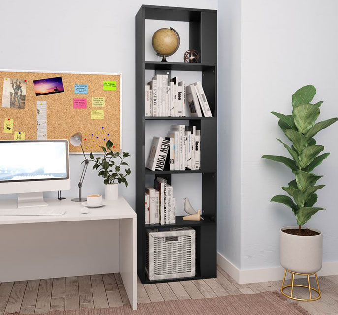 Wnętrze z wykorzystaniem praktycznego czarnego regału na książki Cullen