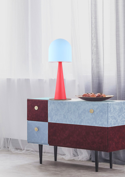 Wizualizacja lampy stołowej T015-Fugi
