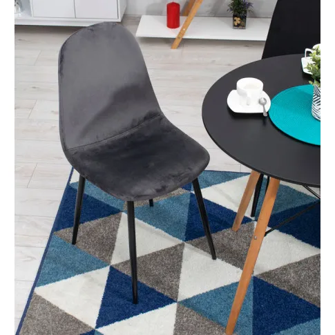 wnętrze z wykorzystaniem kompletu 4 szt krzeseł rosato