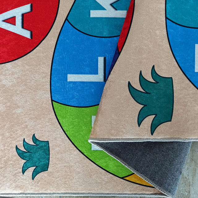 Dywan do pokoju dziecięcego z literkami alfabetu 8X