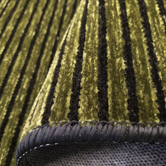 Zielony nowoczesny dywan z frędzelkami Avox