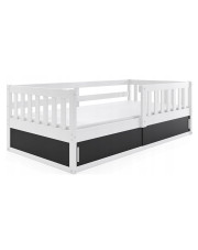Białe drewniane łóżko dziecięce z barierkami - Apio w sklepie Edinos.pl