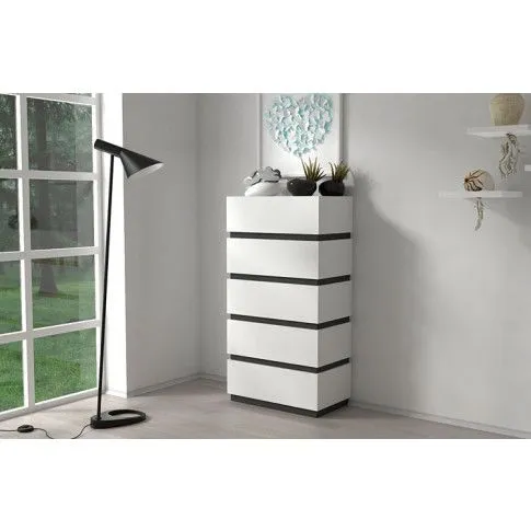 Zdjęcie biała komoda z 5 szufladami na ubrania, dodatki Toviros 6X | Edinos.pl