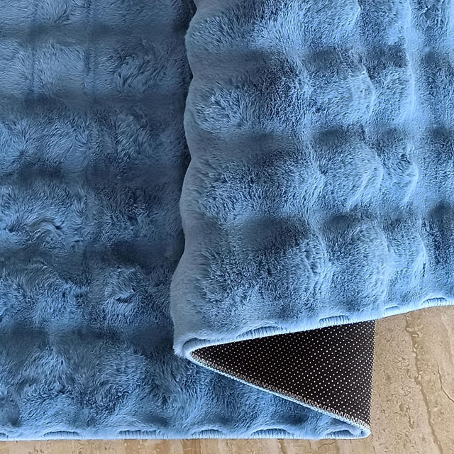 Niebieski puszysty dywan typu shaggy 3D Gliko