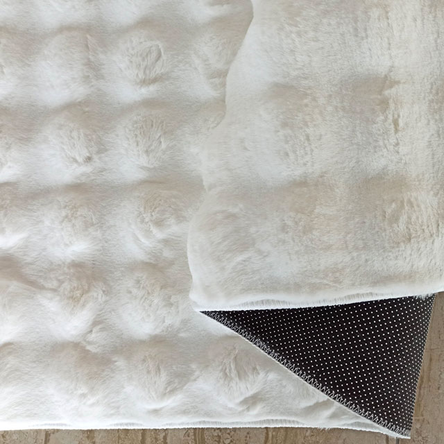 Biały dywan typu shaggy 3D z miękkim włosiem Gliko