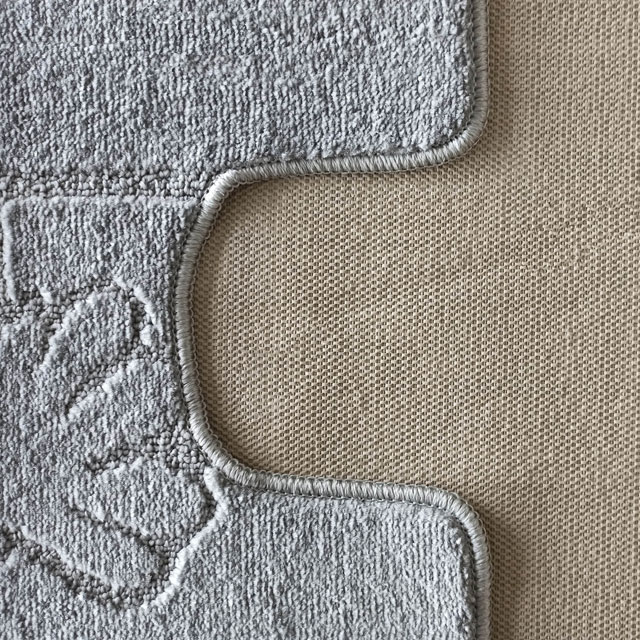 Dwa antypoślizgowe szare dywaniki łazienkowe Topik