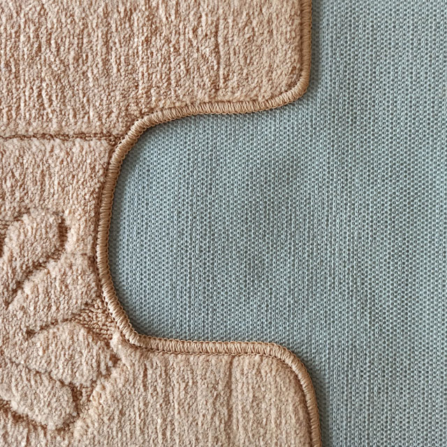 Dwa antypoślizgowe dywaniki łazienkowe Rilo