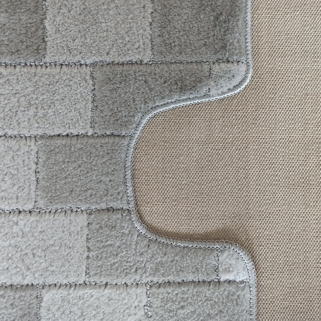 Antypoślizgowe dywaniki łazienkowe w kolorze szarości Kaso