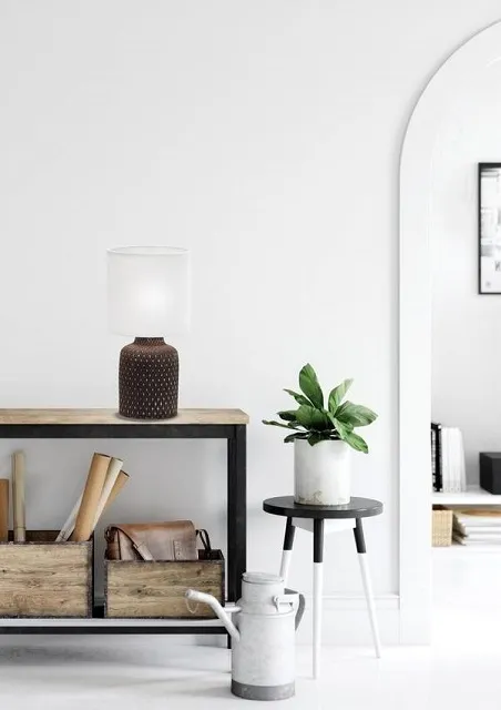 Produkt Brązowa lampa stołowa z abażurem z tkaniny - V085-Sanati