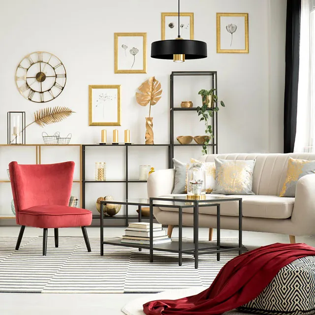 Czarna lampa wisząca z metalowym kloszem i złotymi dodatkami A276-Tarissa