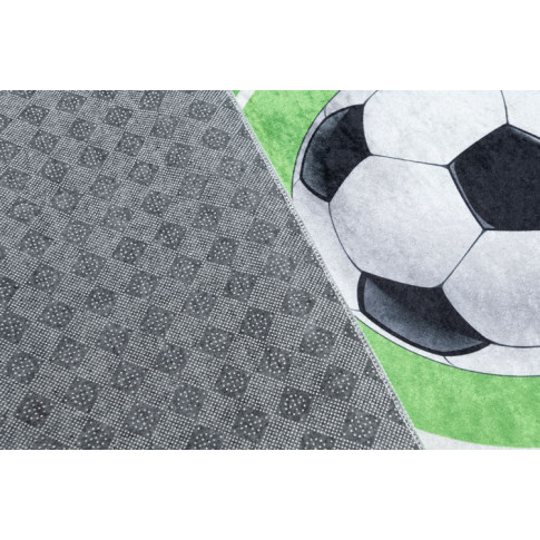 zielony dywan z boiskiem i piłka do pokoju mlodziezowego antyposlizgowy kazo 3x